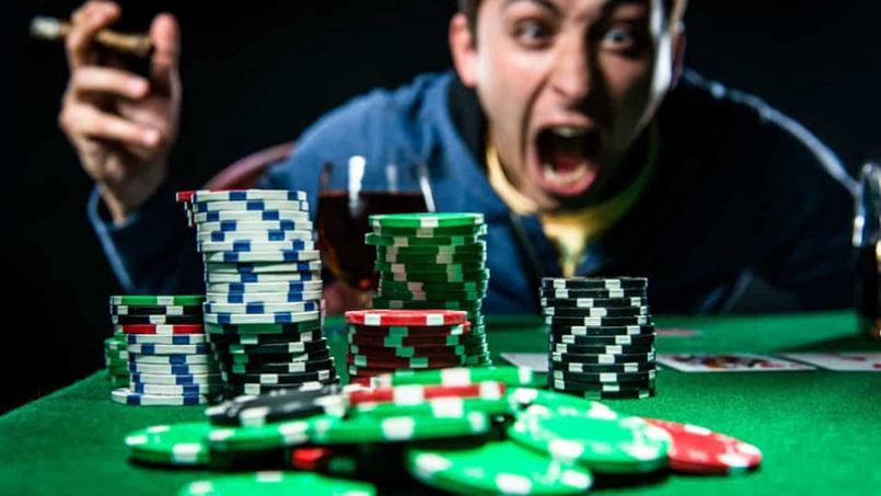 Lưu ý nhớ các kinh nghiệm chơi bluff trong poker là gì để tránh bị phát hiện